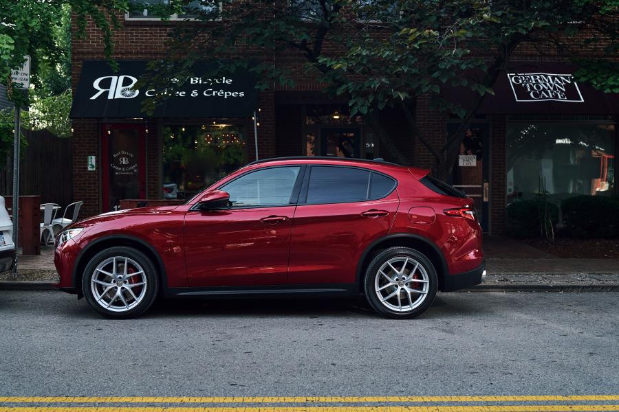  Alfa Romeo Stelvio Ti Sport (949) 2017 года  (NA) (фото 8 из 39)